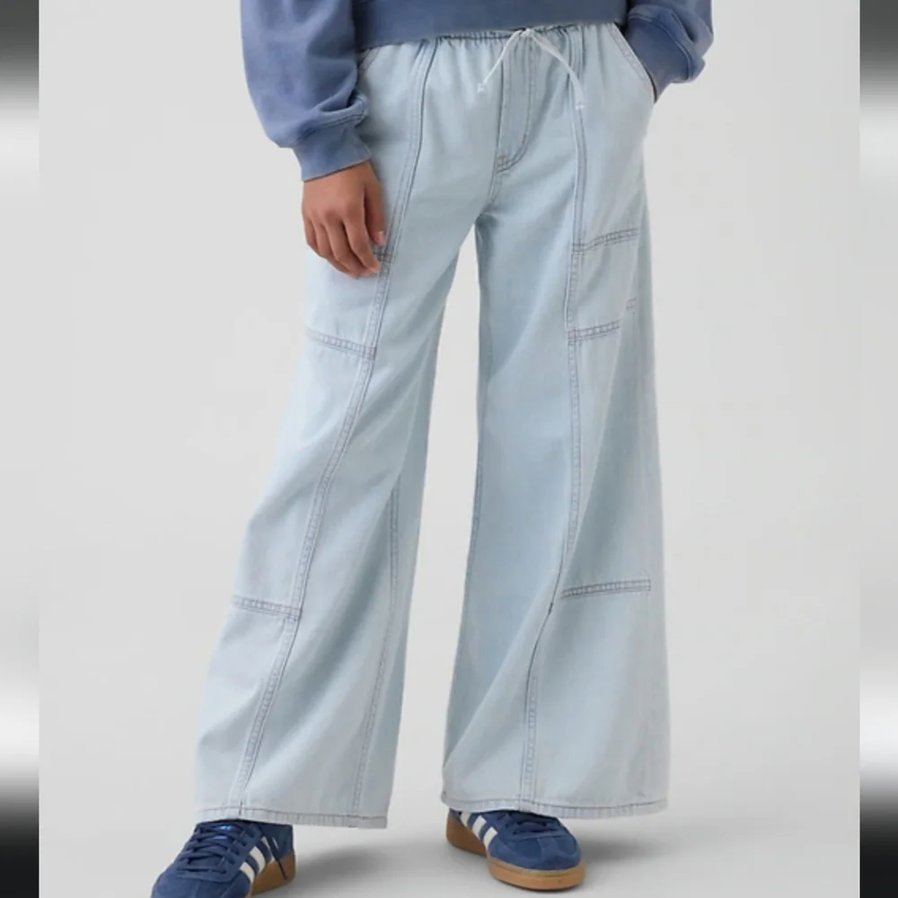 NWT Gap Kids Low Rise Baggy Jeans Light Wash - Size M (8)
